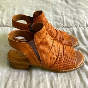 Comfortiva Tan Sandals 7 M